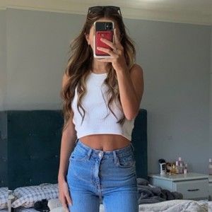 Meet your Posher, Victoria